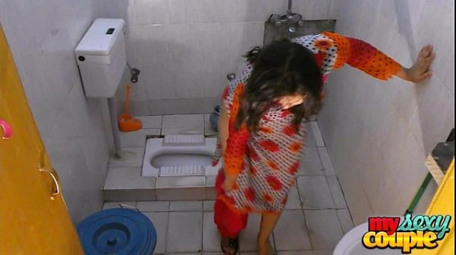 Sonia Small Tits Pakistani Hot Latina Pornstar Aunty Strips